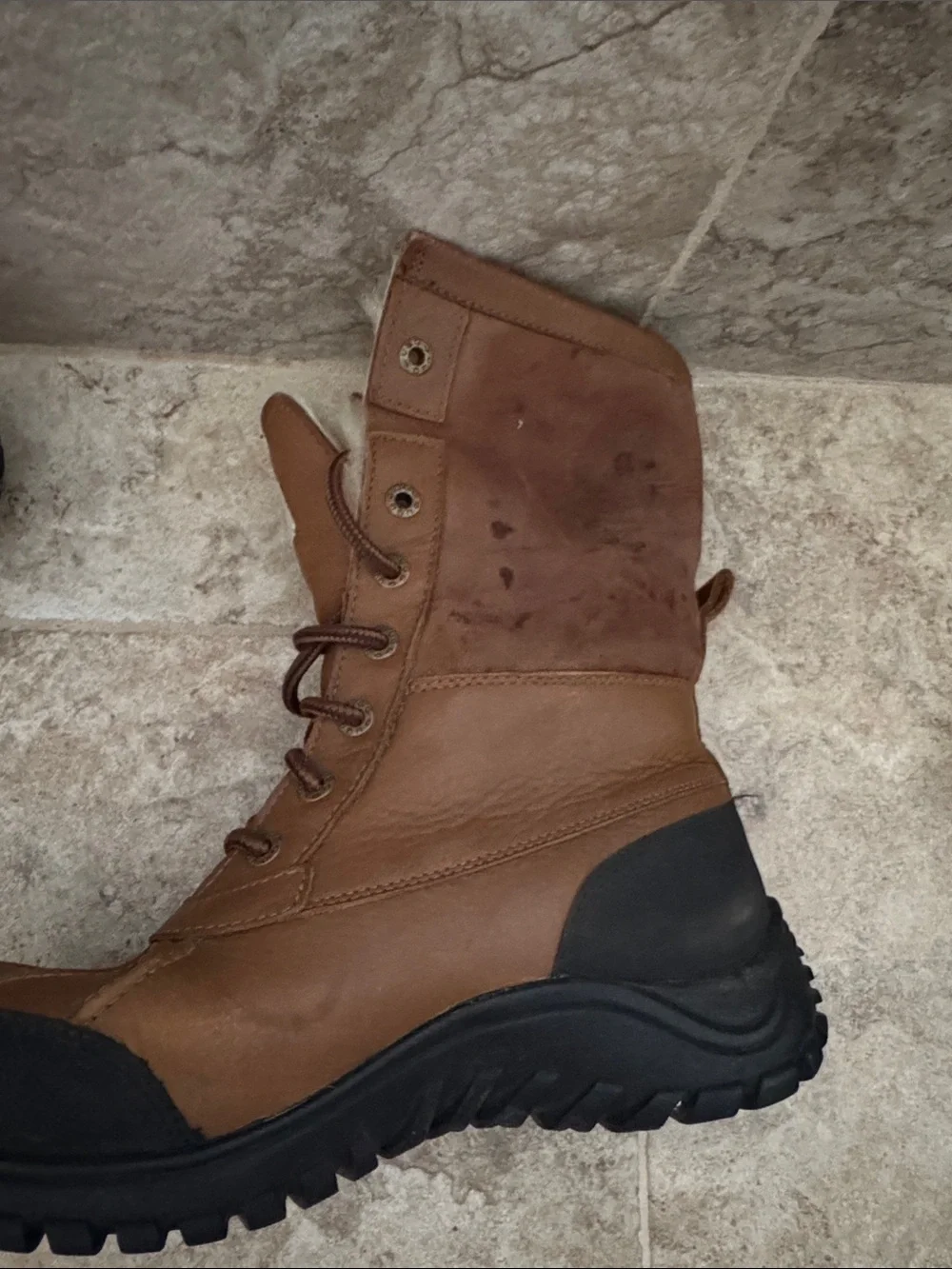 UGG some staining